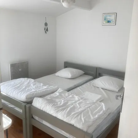 Petite Maison A Proximite Commerces Et בית נופש