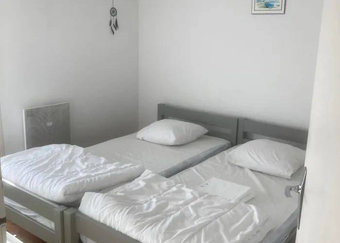 Petite Maison A Proximite Commerces Et בית נופש